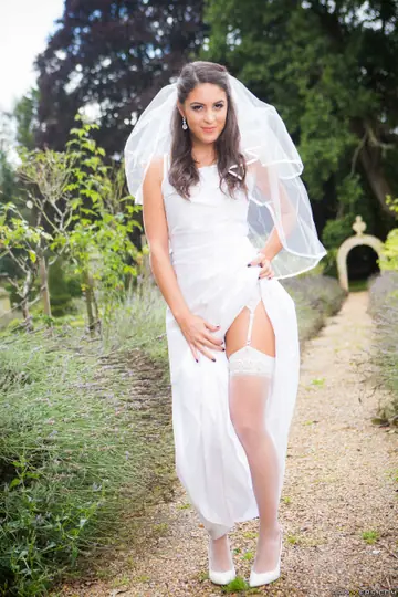 Carolina Abril – Slim Latina in Stockings Strips Outdoors and Spreads Her Legs Wide