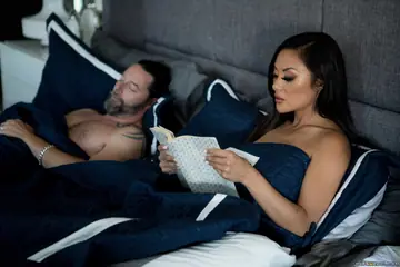 Kaylani Lei – Asian MILF in Red Latex Boots Takes a Facial