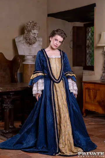 Alice Wayne – European Brunette in Costume Gets Fucked in the Ass