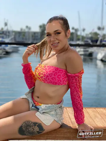 Rory Knox – Tattooed Pierced Brunette Rims and Takes a Creampie Outdoors