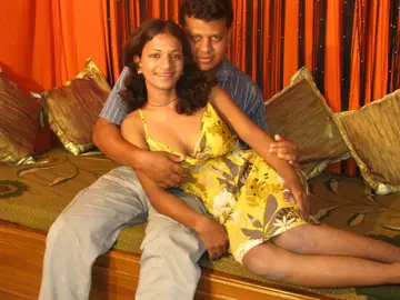 Indian MILF Sheds Her Dress for Cowgirl Sex