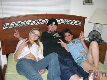 Tattooed Woman in Jeans Gets Fucked Doggy Style in Threesome