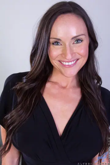 Curvy Brunette MILF Strips Out of Her Bodysuit and Spreads