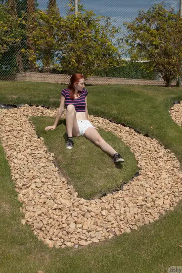 Dee Dee – Tall Redhead MILF Flashes Her Tits and Ass Outdoors