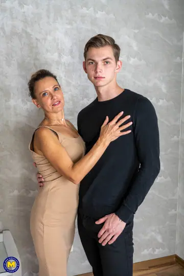 Gerda Ice – Hairy MILF in a Skirt Takes Anal and Facial