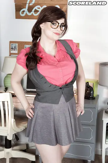 Tiggle Bitties – BBW Brunette with Big Tits Has Sex in Her Skirt