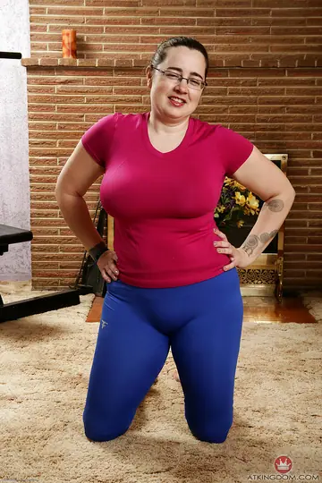 Mature Chubby Woman in Yoga Pants Spreads and Shows Hairy Armpits