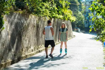 Amalia Davis – Short-Haired Brunette Sucks Cock and Takes Anal Outdoors