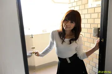 Asuka Kyono – Petite Japanese MILF Poses Nude and Shows Her Slim Body