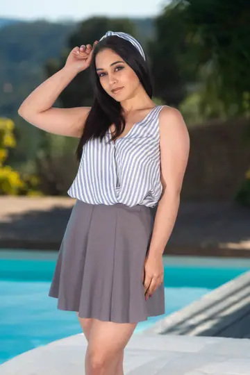 Ginebra Bellucci – Brunette in Heels Takes Anal and Cum in Mouth