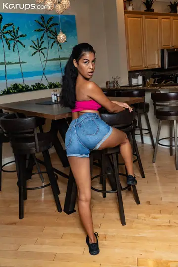 Maya Farrell – Thick Latina Brunette Toys Her Pussy on a Kitchen Chair