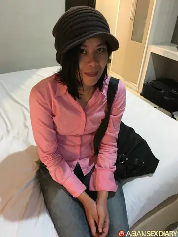 Petite Asian MILF in Jeans Gets Fucked and Shows Her Hairy Pussy