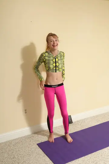Kristy May – Slim Blonde Strips Out of Her Yoga Pants to Fuck Herself with a Dildo