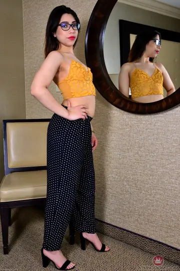 Luna Lust – Venezuelan Latina with Natural Tits and Glasses Spreads Her Ass in the Mirror