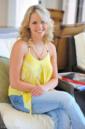Mia Malkova – Tall Blonde in a Dress Toys Her Pussy Outdoors
