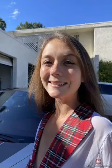 Mira Monroe – Petite Amateur Brunette Exposes Her Holes Outdoors and Inside