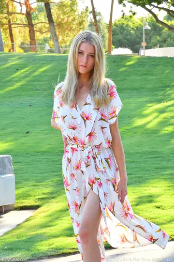 Mazzy – Tall Blonde PAWG Lifts Her Dress and Flashes Her Ass