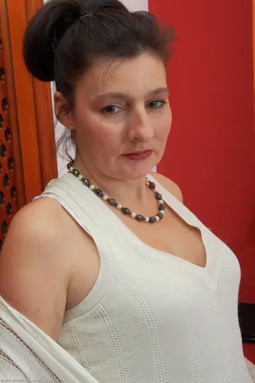 Hairy MILF in Pantyhose Strips and Spreads Her Pussy