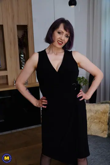 Busty European MILF in a Dress and Heels Gets Pussy Licked