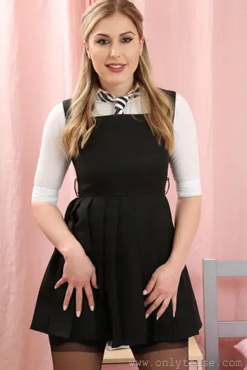 Jenny James – Blonde PAWG in Stockings and Panties Bares Her Big Tits in the Bedroom