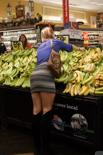 Deirdre Collins – Redhead Flashes Her Big Natural Tits in Public