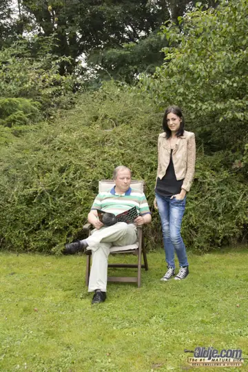 Meg Magic – Tall Hungarian Brunette Sucks Man and Spreads Outdoors for Sex
