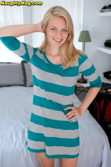 Alli Rae – Blonde PAWG Gets Tits Sucked and Kissed in a Skirt