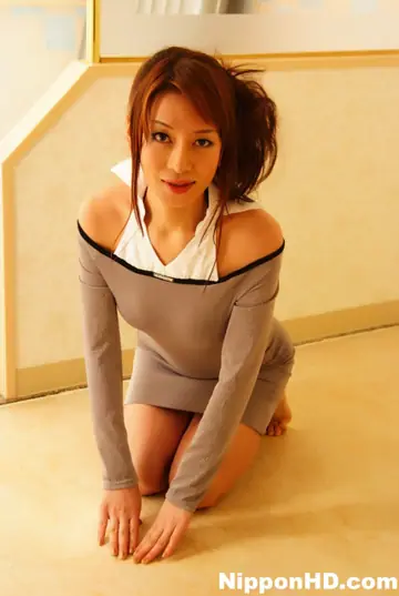 Rei Kitajima – Japanese MILF in Lingerie and Skirt Reveals Her Big Tits in the Bathroom