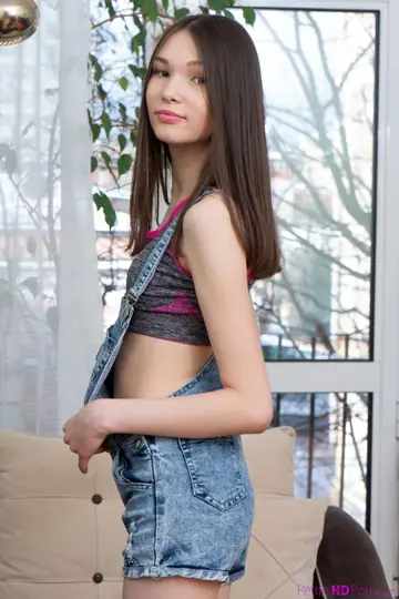 Ariel Tylor – Petite Russian Brunette Takes Anal and Cumshot
