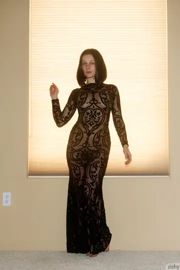 Amanda Lane – Short-Haired Brunette Teases in a Skirt and Pantyhose