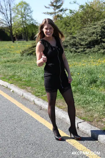 Thick Blonde MILF in Heels Gives Car Blowjob and Takes a Facial