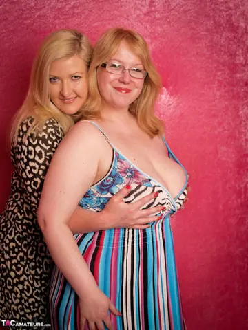 Sindy Bust – Two Mature British Blondes in Skirts Lick and Finger Each Other