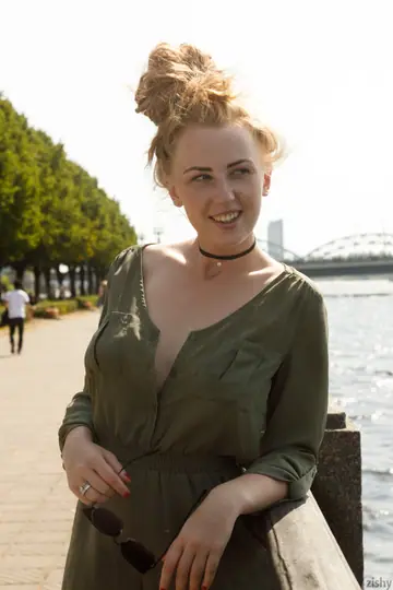 Helene Trobec – Russian Blonde Flashes Her Big Natural Tits and Ass Outdoors