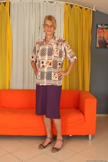 Beata A – Slim Blonde MILF in Glasses Takes a BBC Creampie