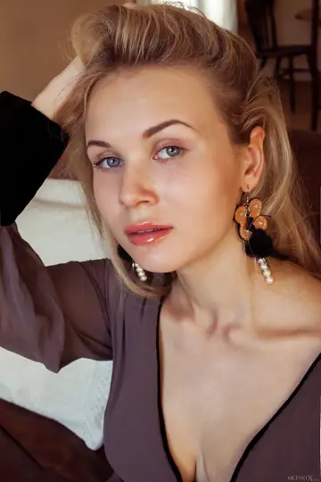 Caroline Abel – European Brunette with Big Natural Tits Fingers Her Pussy