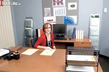 Layla Redd – Redhead MILF in Glasses Spreads Her Legs in the Office