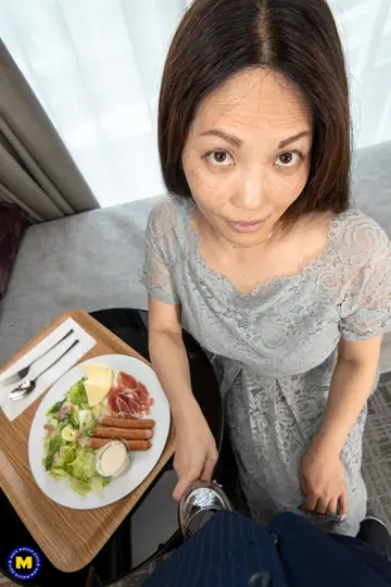 Midori Minami – Asian MILF Gets Fucked Hard and Shows Her Hairy Pussy