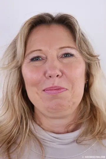 Jana Bendova – Chubby European Blonde Strips Out of Her Jeans and Panties