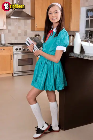 Carolina Sweets – Skinny Brunette Pulls Aside Her Panties and Spreads in the Kitchen