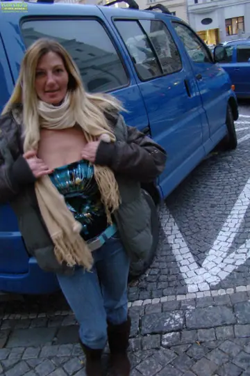 Vanessa Lovely – Busty Blonde MILF Strips Out of Her Jeans and Spreads in Public