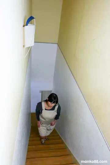 Ryoko Murakami – Japanese MILF with Big Tits Gives a Titjob Until He Cums