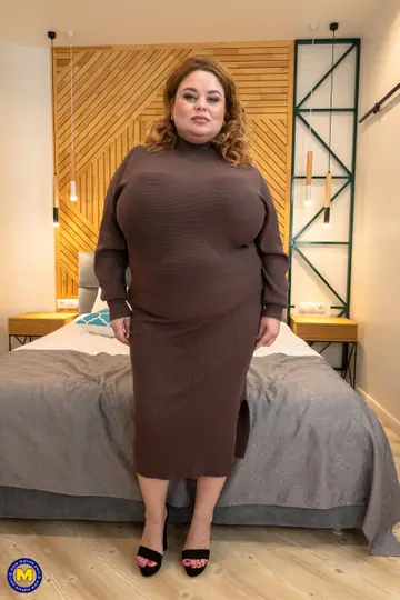 Anna Katz – European MILF with Big Tits Strips Out of Her Skirt on the Bed