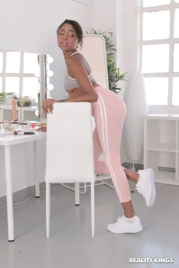 Luna Corazon – Tall Ebony Woman Has Sex and Spreads Her Pussy