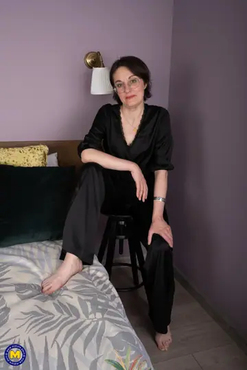 Mature European Woman in Glasses Strips and Spreads Her Pussy