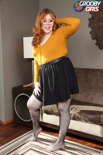 Curvy Trans Woman Takes Anal and Plays with a Dildo