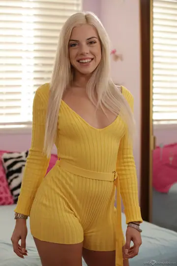 Allie Nicole – Petite Blonde PAWG Sucks Cock and Gets Fucked in Shorts