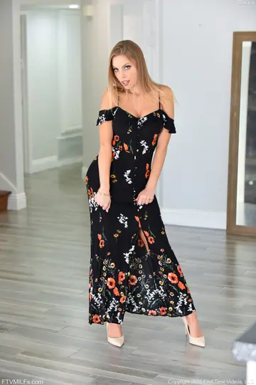 Britney Amber – Blonde Strips Out of Her Dress