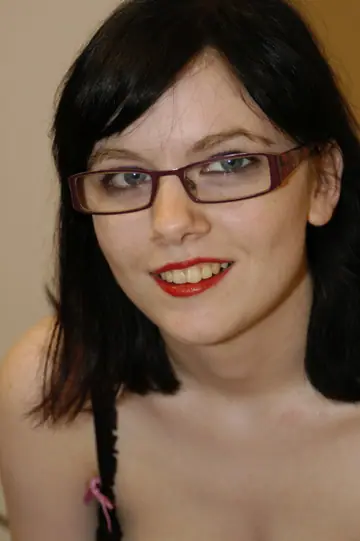 Jessica Lo – Busty Brunette Strips Off Her Lingerie for Group Handjob and Cumshot