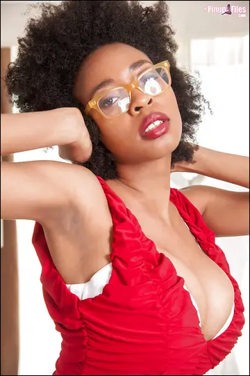 Julie Anderson – Ebony Beauty in Red Panties and Glasses Flaunts Her Big Natural Tits