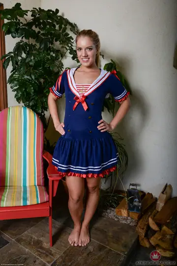 Candice Dare – Curvy Blonde Strips Out of Her Dress and Spreads Her Pussy